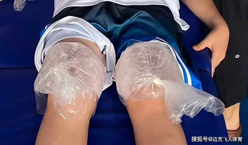 如何在篮球冬令营中加强体能训练？_1